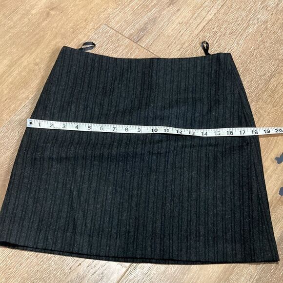 Banana republic factory wool blend skirt with some stretch size 4 - Picture 8 of 9